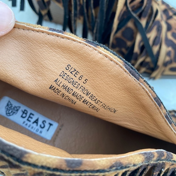 Beast Fashion Fringe V-Cut Booties, The Buckle, 6.5 - Picture 9 of 9